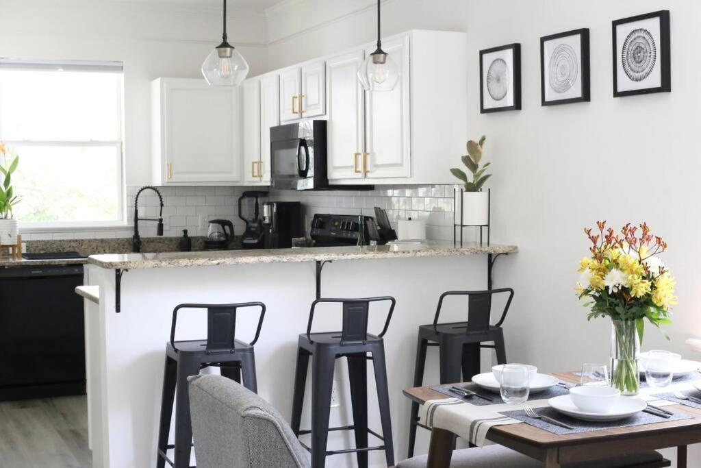 Sanctuary Gainesville Bright 2 Bedroom King Condo מראה חיצוני תמונה