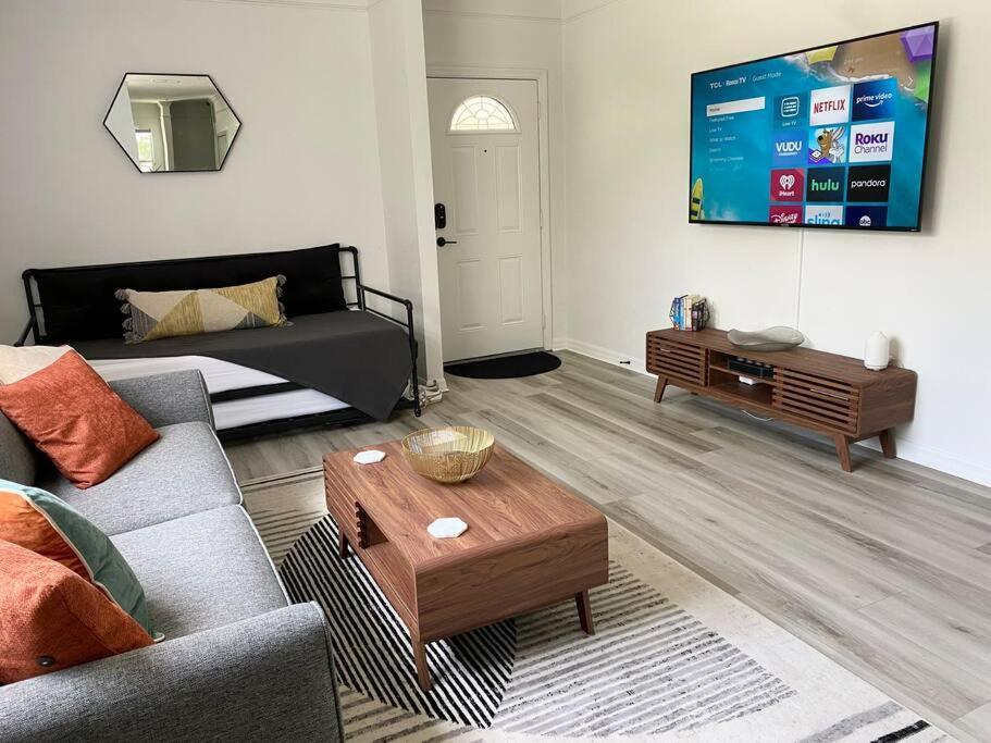 Sanctuary Gainesville Bright 2 Bedroom King Condo מראה חיצוני תמונה