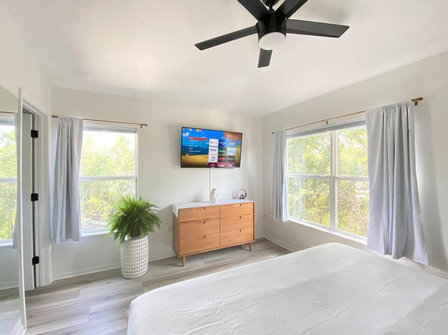 Sanctuary Gainesville Bright 2 Bedroom King Condo מראה חיצוני תמונה
