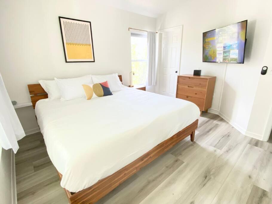 Sanctuary Gainesville Bright 2 Bedroom King Condo מראה חיצוני תמונה