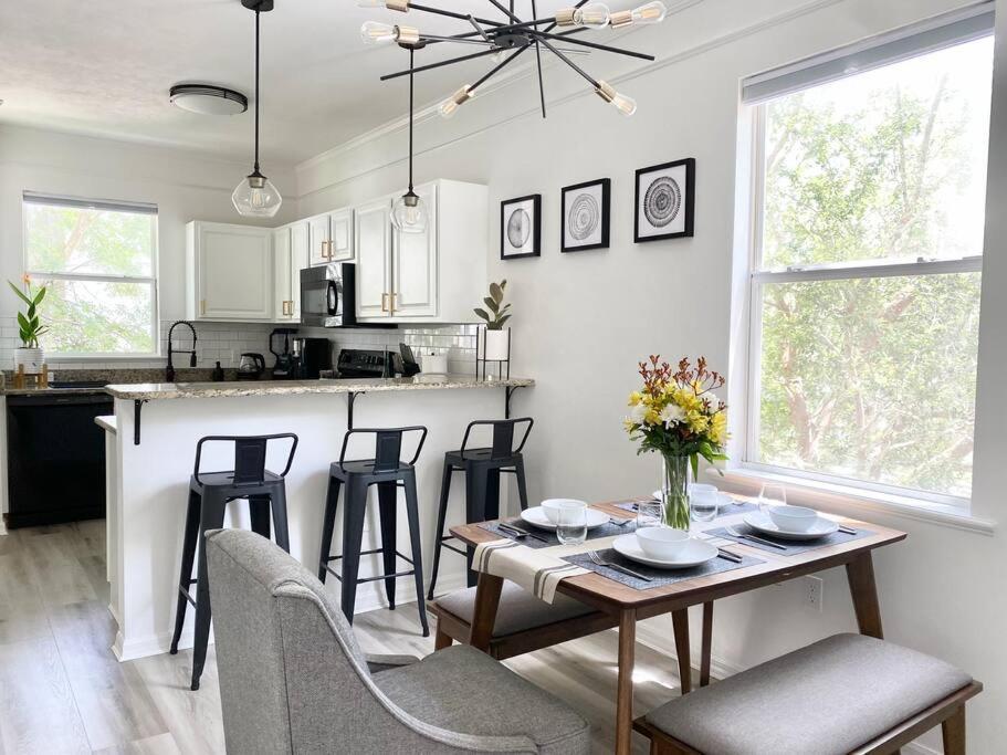 Sanctuary Gainesville Bright 2 Bedroom King Condo מראה חיצוני תמונה